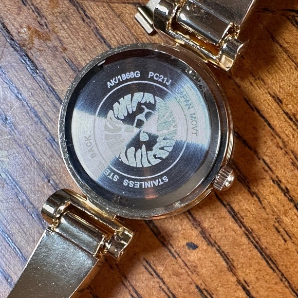 Women's Gold-Tone Alloy Bangle with Crystals Fashion Watch 24mm Brace Set - Picture 4 of 6